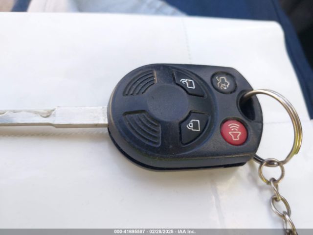 1FADP3M27JL260671 Ford FOCUS SEL