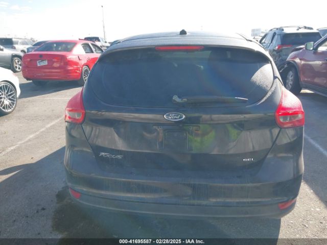 1FADP3M27JL260671 Ford FOCUS SEL