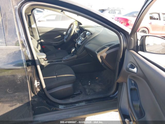 1FADP3M27JL260671 Ford FOCUS SEL