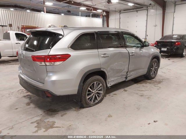 5TDJZRFH3JS495515 Toyota Highlander Xle