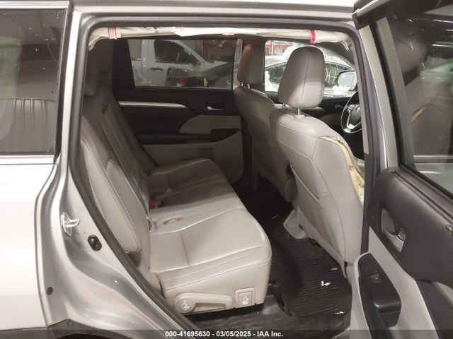 5TDJZRFH3JS495515 Toyota Highlander Xle