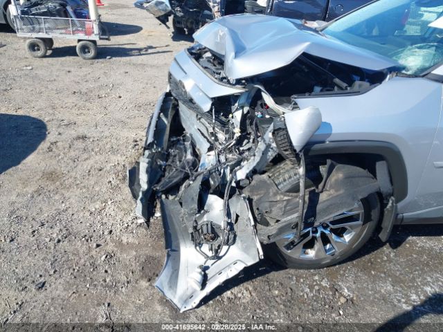 2T3C1RFVXMC148497 Toyota Rav4 Xle Premium