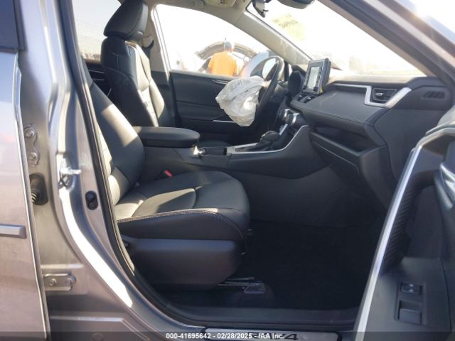 2T3C1RFVXMC148497 Toyota Rav4 Xle Premium