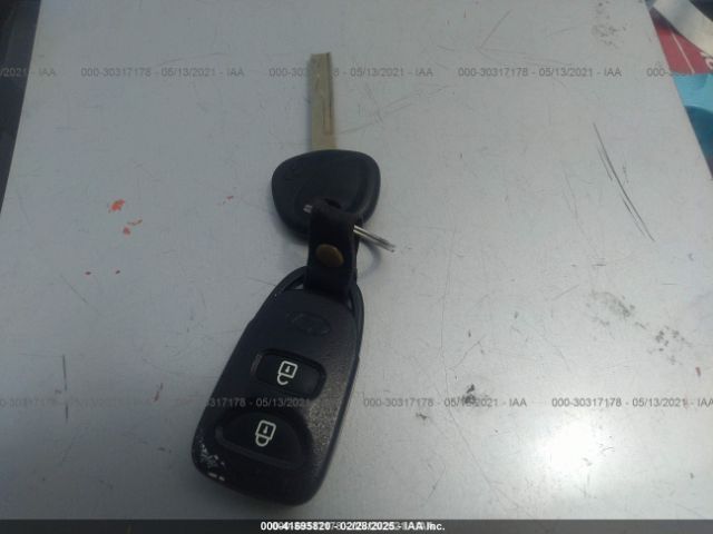 KMHCT4AE3GU137129 Hyundai ACCENT SE
