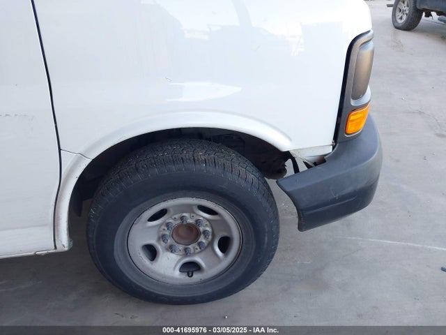 Chevrolet Express 2500 Work Van 2016 1GCWGBFF9G1260298 Image 17