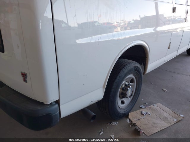 Chevrolet Express 2500 Work Van 2016 1GCWGBFF9G1260298 Image 18