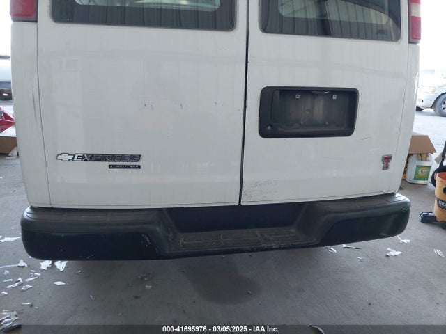 Chevrolet Express 2500 Work Van 2016 1GCWGBFF9G1260298 Image 19