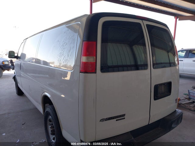Chevrolet Express 2500 Work Van 2016 1GCWGBFF9G1260298 Image 3