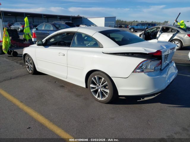2013 VOLVO C70 YV1672MC6DJ142708 Photo 2