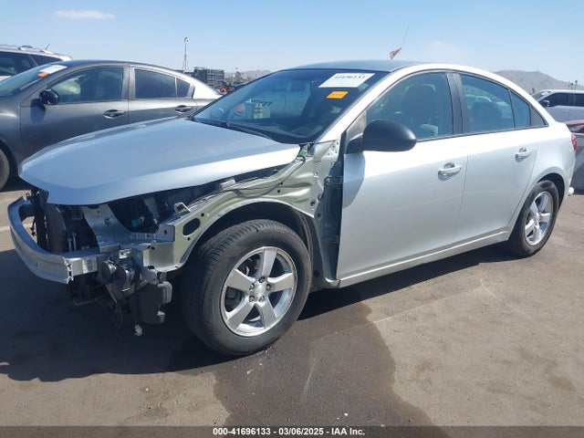 1G1PA5SH5E7174424 Chevrolet Cruze Ls Auto
