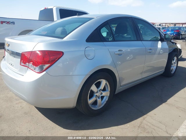 1G1PA5SH5E7174424 Chevrolet Cruze Ls Auto