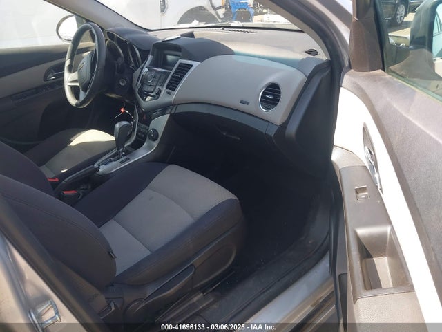 1G1PA5SH5E7174424 Chevrolet Cruze Ls Auto