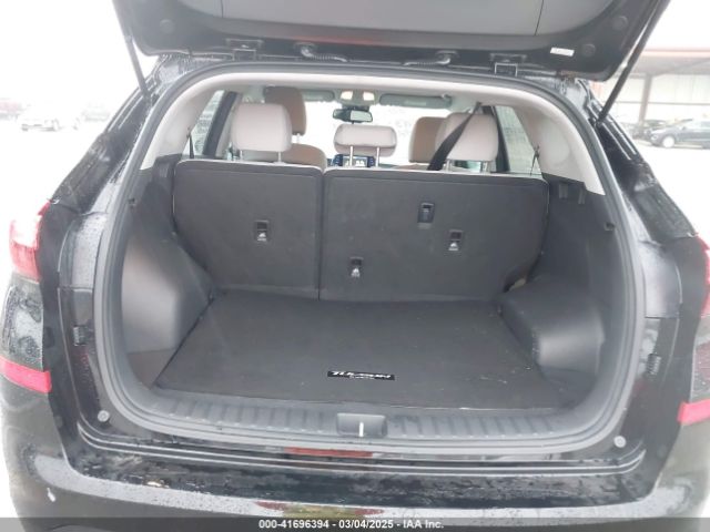 KM8J33A41MU359463 Hyundai Tucson Value