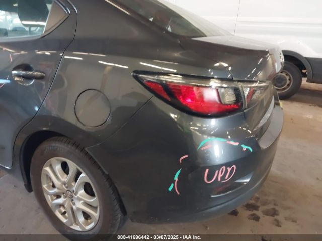 3MYDLBYV0HY176599 Toyota YARIS IA