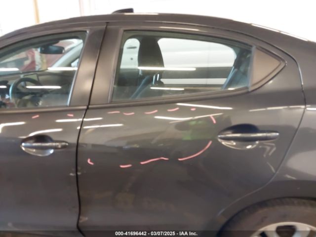 3MYDLBYV0HY176599 Toyota YARIS IA