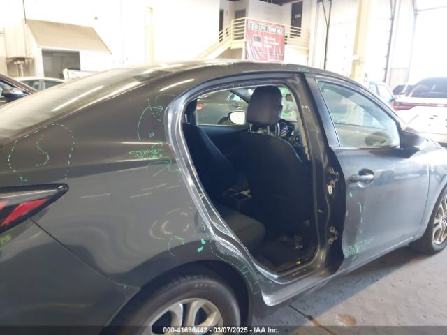 3MYDLBYV0HY176599 Toyota YARIS IA
