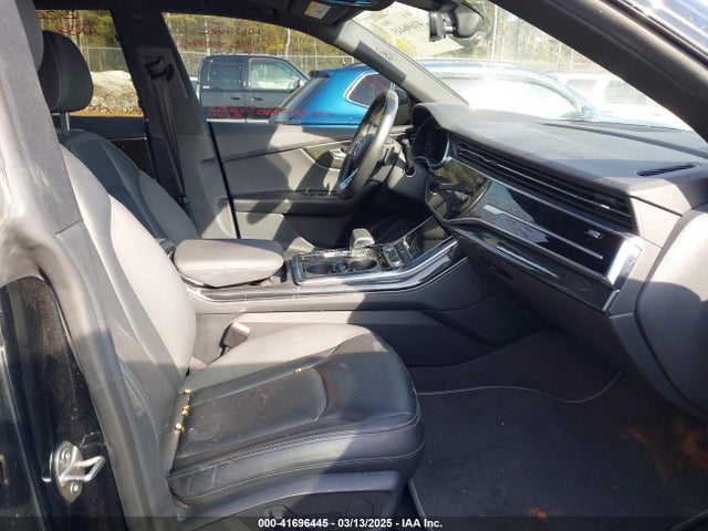 WA1AVAF18KD016156 Audi Q8 55 Premium