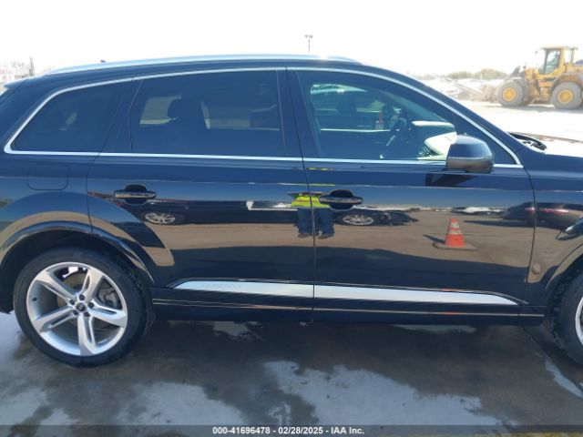 WA1VAAF70KD003824 Audi Q7 55 Premium