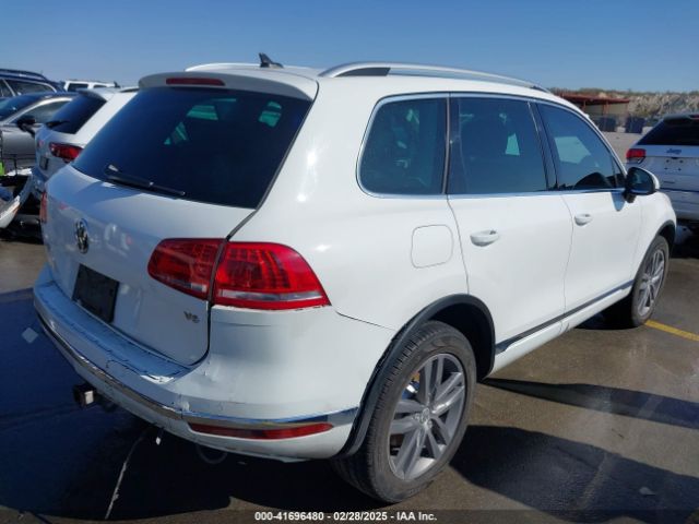 2016 VOLKSWAGEN TOUAREG WVGEF9BP7GD012339 Photo 3