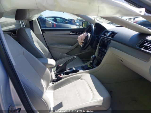 1VWBP7A31EC012246 Volkswagen Passat 2.5l Se