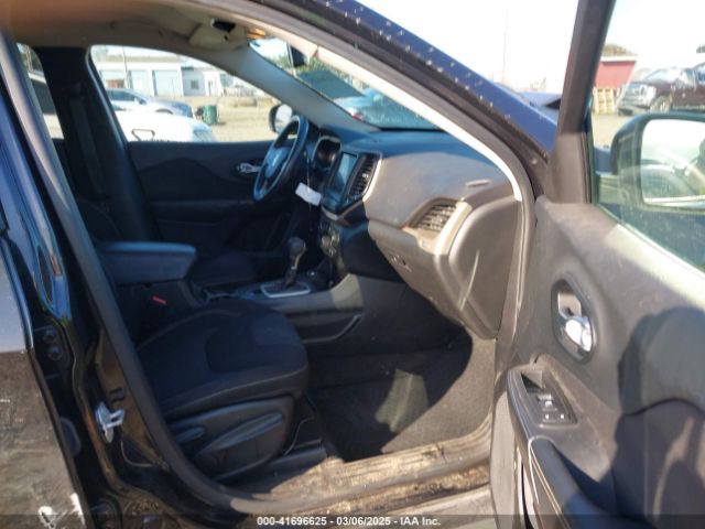 1C4PJMCB6FW709229 Jeep Cherokee Latitude