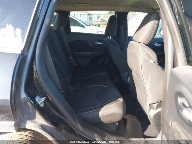 1C4PJMCB6FW709229 Jeep Cherokee Latitude