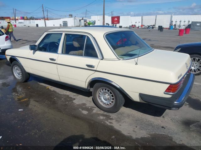 1983 MERCEDES-BENZ 300 WDBAB33A4DB032009 Photo 2