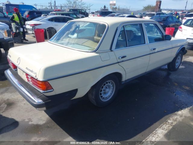 1983 MERCEDES-BENZ 300 WDBAB33A4DB032009 Photo 3