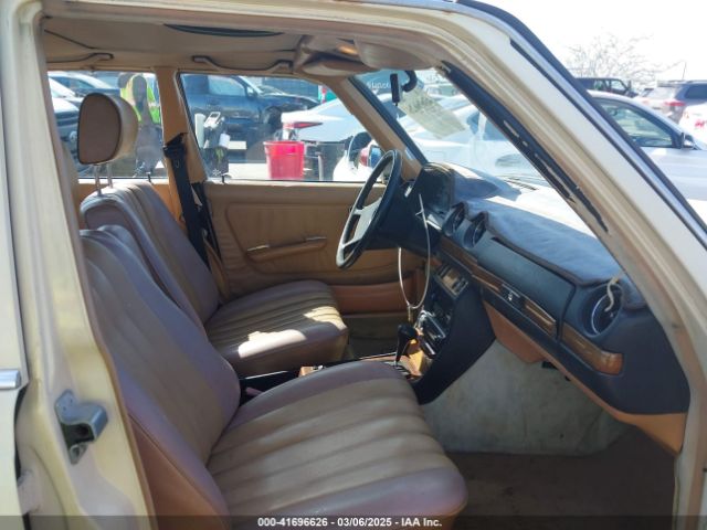 1983 MERCEDES-BENZ 300 WDBAB33A4DB032009 Photo 4
