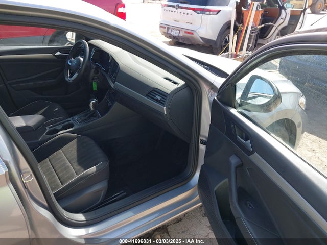 3VWBM7BU8RM027945 Volkswagen Jetta 1.5t Sport
