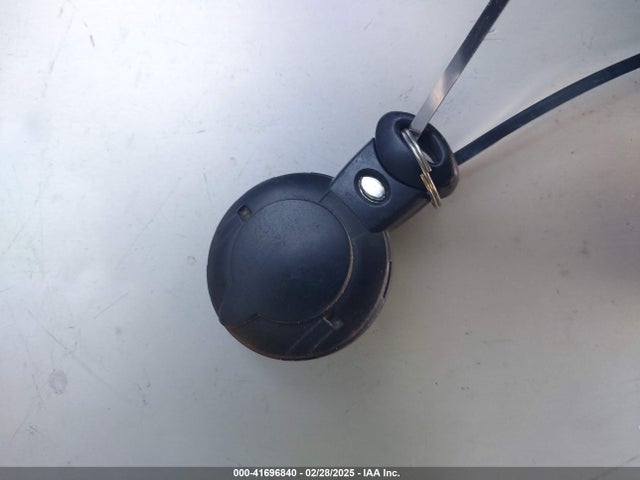 2011 MINI COOPER WMWSU3C50BT098645 Photo 10