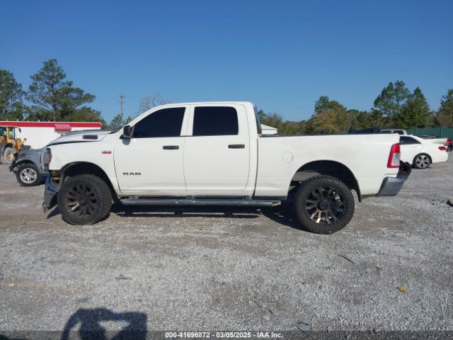 3C6UR5CJ9KG613877 RAM 2500 Tradesman  4x4 6'4 Box