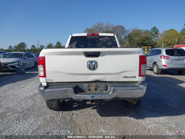 3C6UR5CJ9KG613877 RAM 2500 Tradesman  4x4 6'4 Box