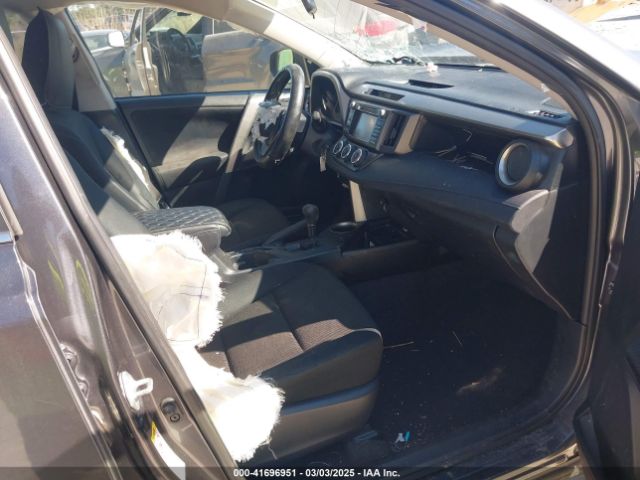 JTMZFREV0FJ034795 Toyota RAV4 LE