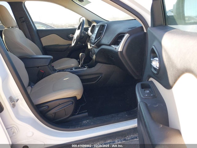 1C4PJLCB1GW291478 Jeep Cherokee Latitude