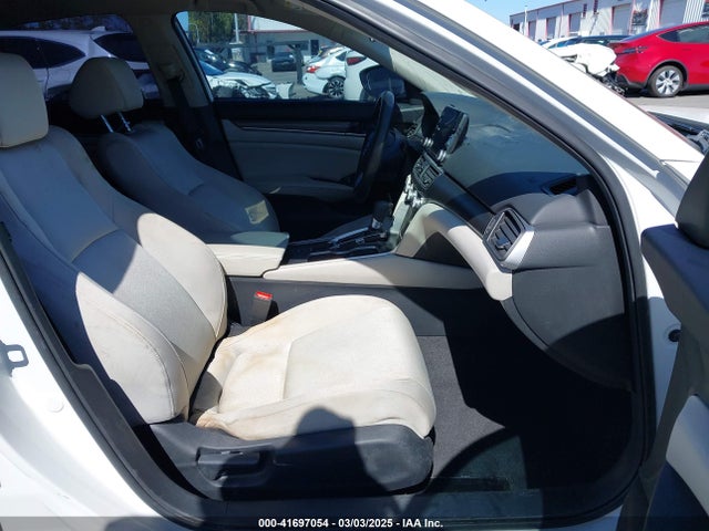 1HGCV1F16JA136084 Honda ACCORD LX