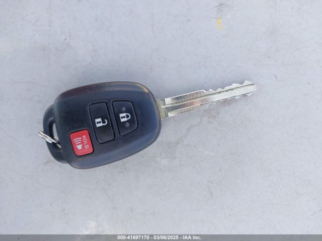 JTMZFREV2HJ721392 Toyota RAV4 LE