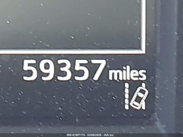 JTMZFREV2HJ721392 Toyota RAV4 LE
