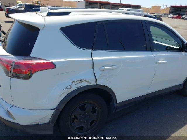 JTMZFREV2HJ721392 Toyota RAV4 LE