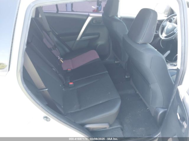 JTMZFREV2HJ721392 Toyota RAV4 LE