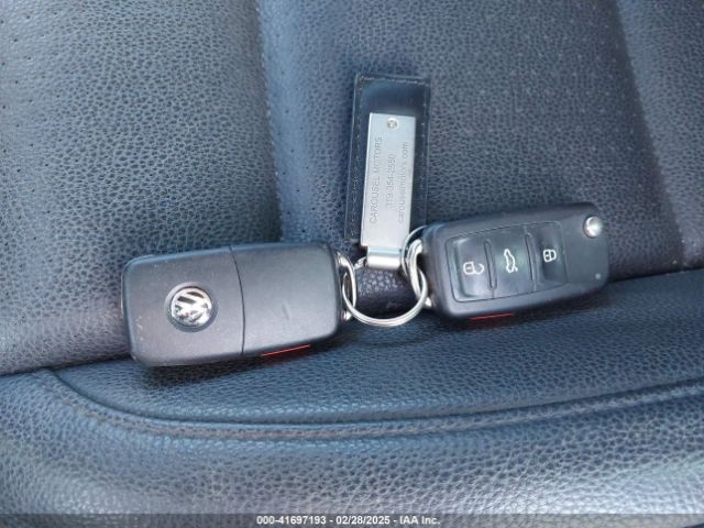 WVGBV7AX8GW054678 Volkswagen Tiguan R-line