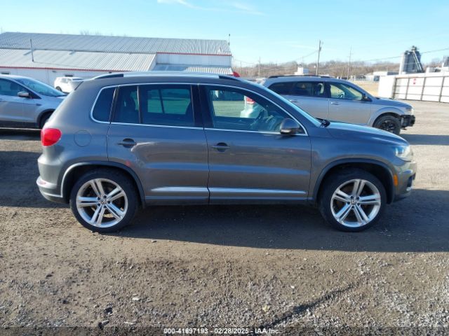 WVGBV7AX8GW054678 Volkswagen Tiguan R-line
