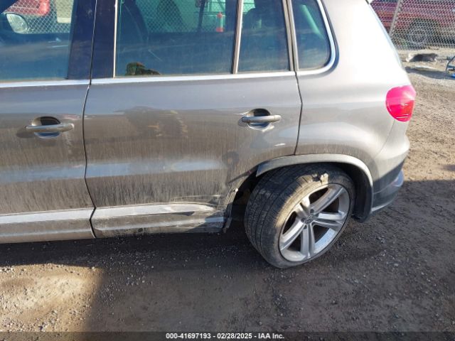 WVGBV7AX8GW054678 Volkswagen Tiguan R-line