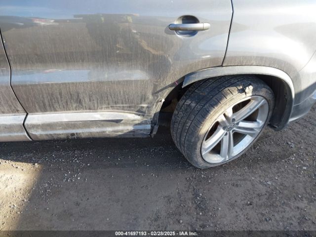 WVGBV7AX8GW054678 Volkswagen Tiguan R-line