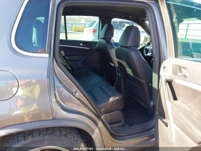 WVGBV7AX8GW054678 Volkswagen Tiguan R-line