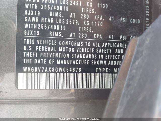 WVGBV7AX8GW054678 Volkswagen Tiguan R-line