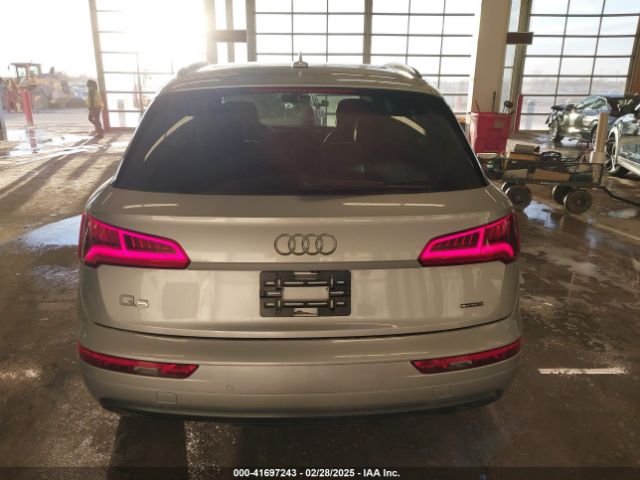 WA1BNAFY8K2034380 Audi Q5 45 Premium