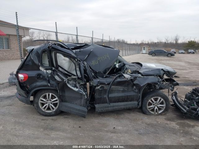 WVGAV7AX2FW549016 Volkswagen TIGUAN S