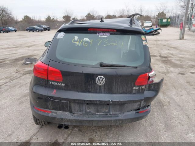 WVGAV7AX2FW549016 Volkswagen TIGUAN S