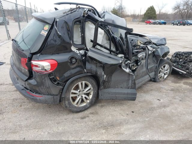 WVGAV7AX2FW549016 Volkswagen TIGUAN S